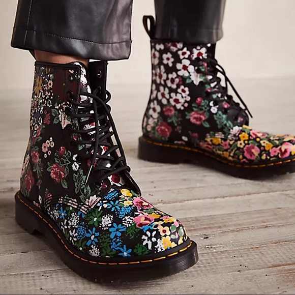 SOLD OUT Dr Martens 1460 Pascal Floral Mash Up Lace Up Black Combat Boots Sz 9 - Picture 3 of 13
